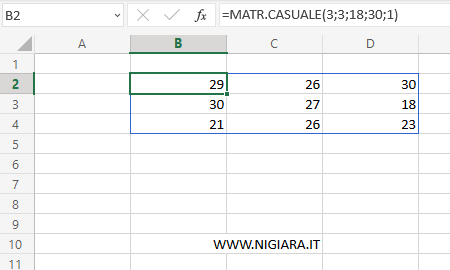 la matrice quadrata 3x3 con valori random interi
